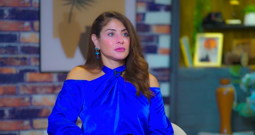 هيدي كرم خلال حوارها في برنامج mirror- الصورة لقطة من الشاشة