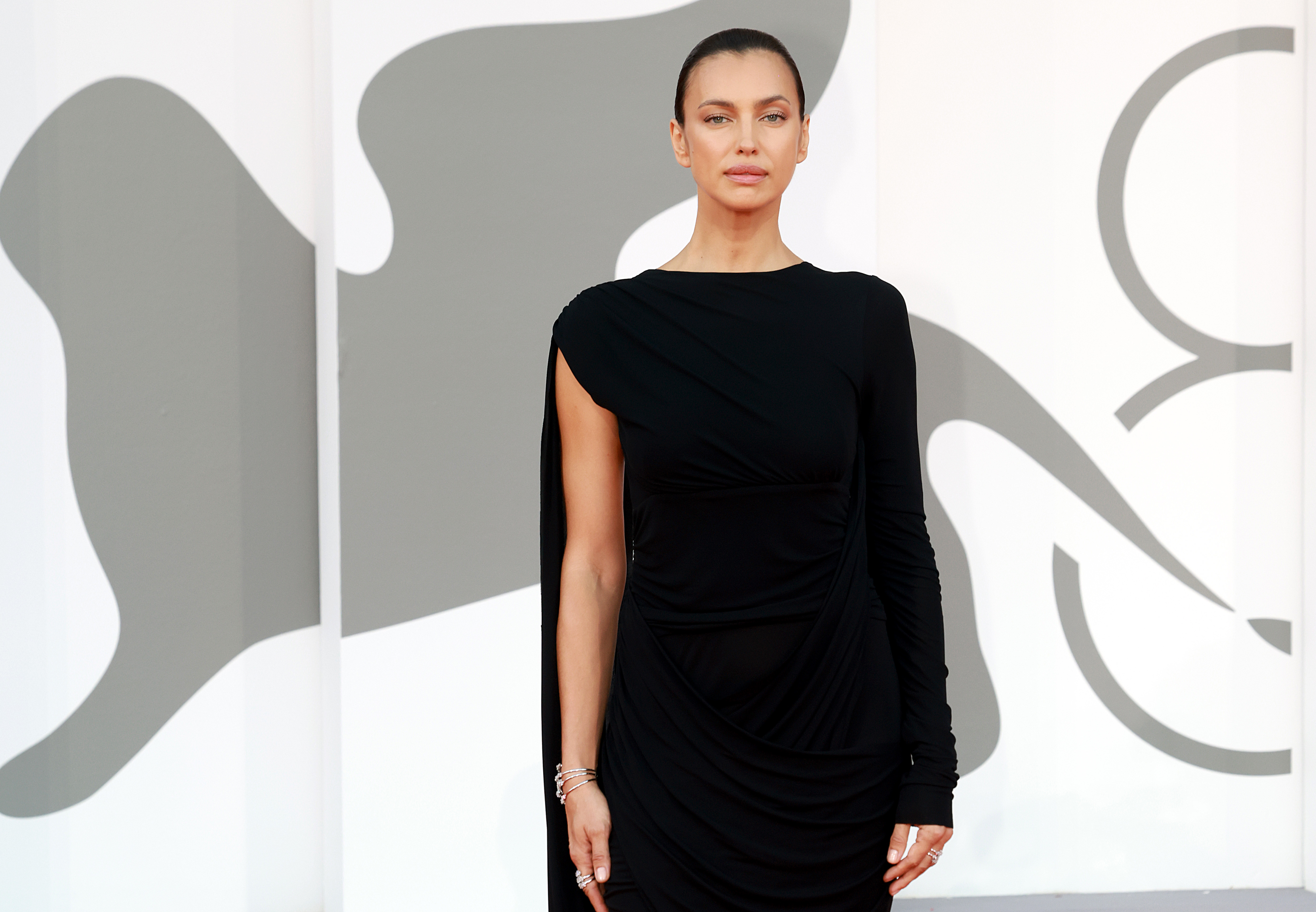 إيرينا شايك Irina Shayk في مهرجان فينيسيا السينمائي 2026 (مصدر الصورة: Franco Origlia/Getty Images)