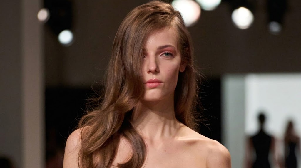 من عرض إيلي صعب Elie Saab ربيع صيف 2027 - الصورة من  Launchmetrics/Spotlight©