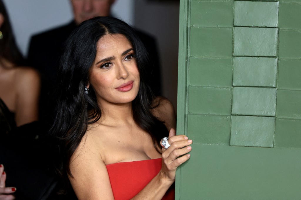 سلمى حايك Salma Hayek Photo by DIMITRIOS KAMBOURIS / GETTY IMAGES NORTH AMERICA / GETTY IMAGES VIA AFP- 