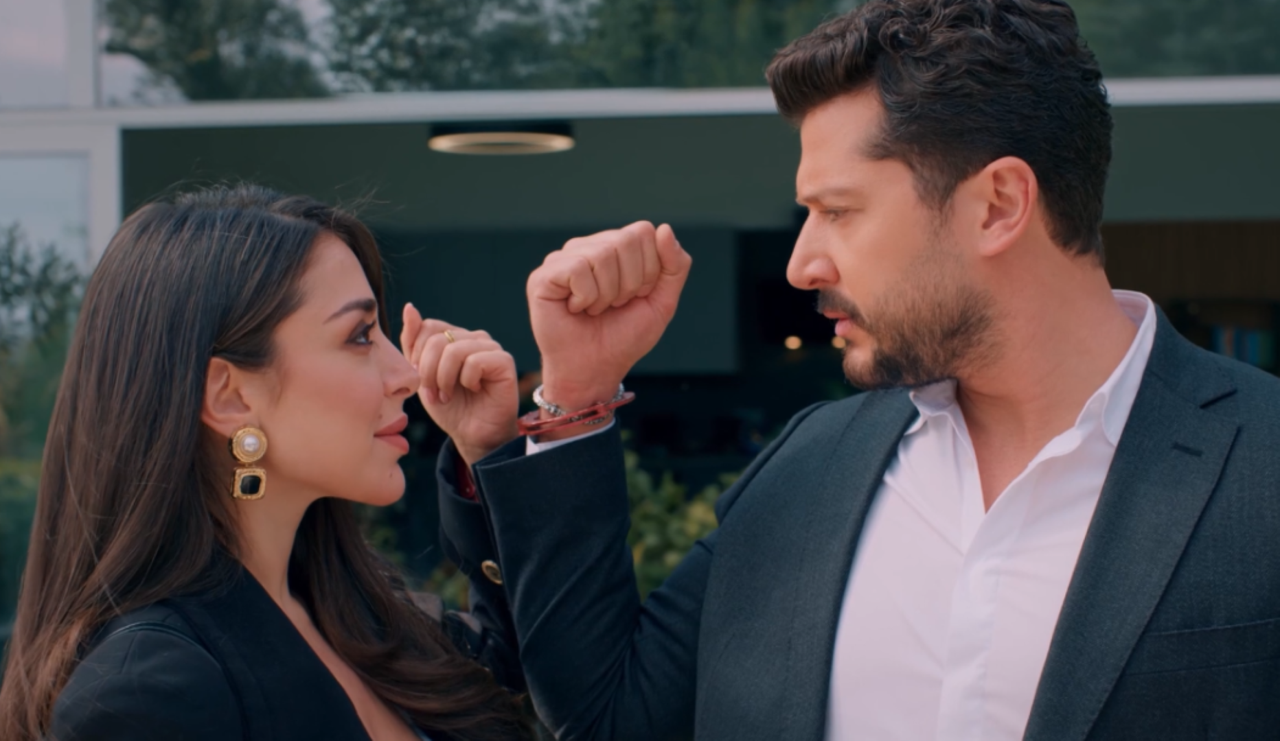 مسلسل حب ع ورق- الصورة سكرين شوت من الحلقة 82