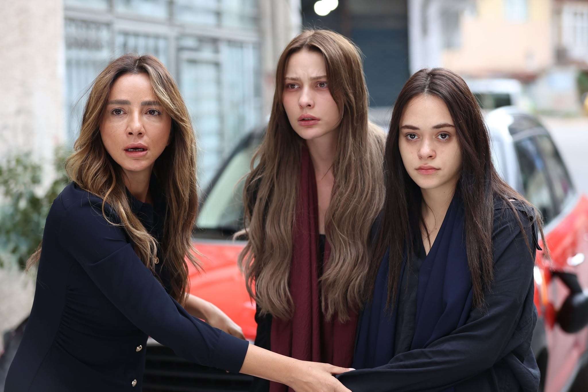 مسلسل إسطنبول رأسًا على عقب - الصورة سكرين شوت من الحلقة 16
