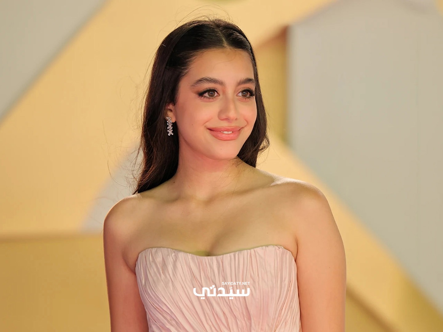 أبرز صيحات المكياج وتسريحات الشعر من مهرجان الجونة السينمائي 2025