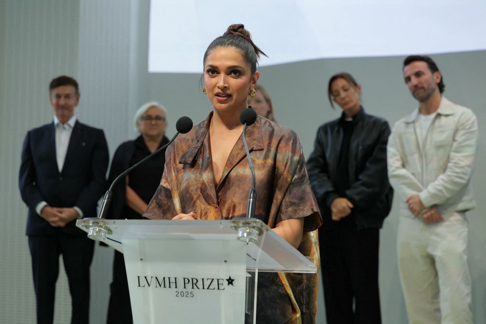 ديبيكا بادوكون في باريس ( Deepika Padukone in Paris). مصدر الصورة: Thomas SAMSON / AFP