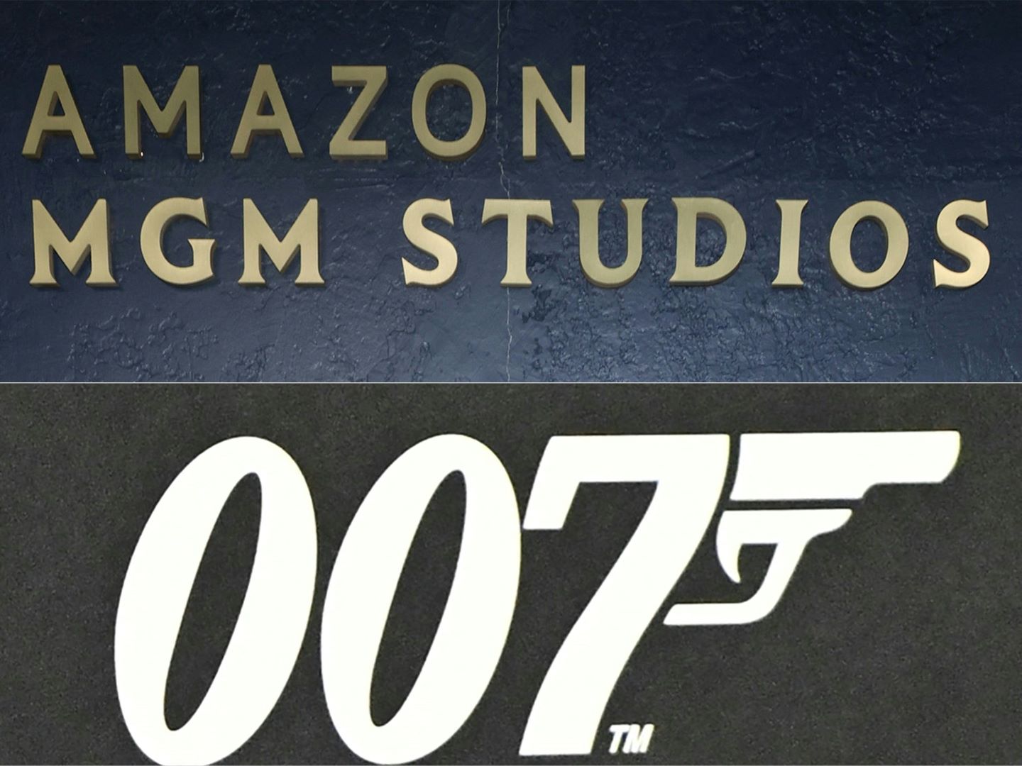 شعار أمازون إم جي إم ستوديوز (Amazon MGM Studios) وشعار 007. مصدر الصورة: Phillip Faraone and Mandel NGAN / various sources / AFP