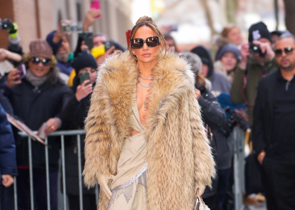 جينيفر لوبيز Jennifer Lopez في مدينة نيويورك -(مصدر الصورة Gotham/GC Images)