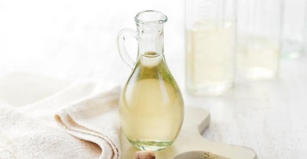 طرق تنظيف وتلميع الطاولات