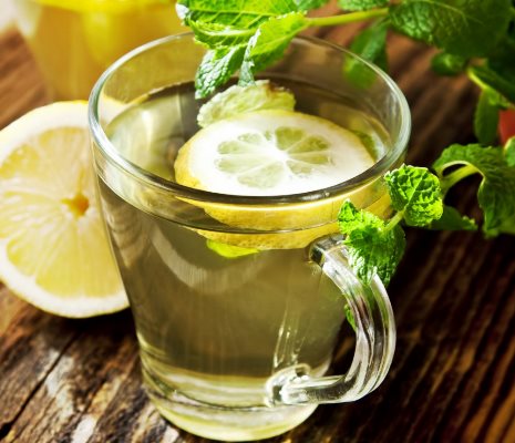 فوائد الماء الدافئ والليمون في التخسيس