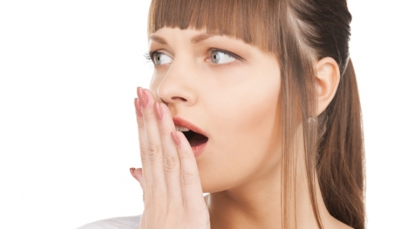 خلطات طبيعية للتخلص من رائحة الفم