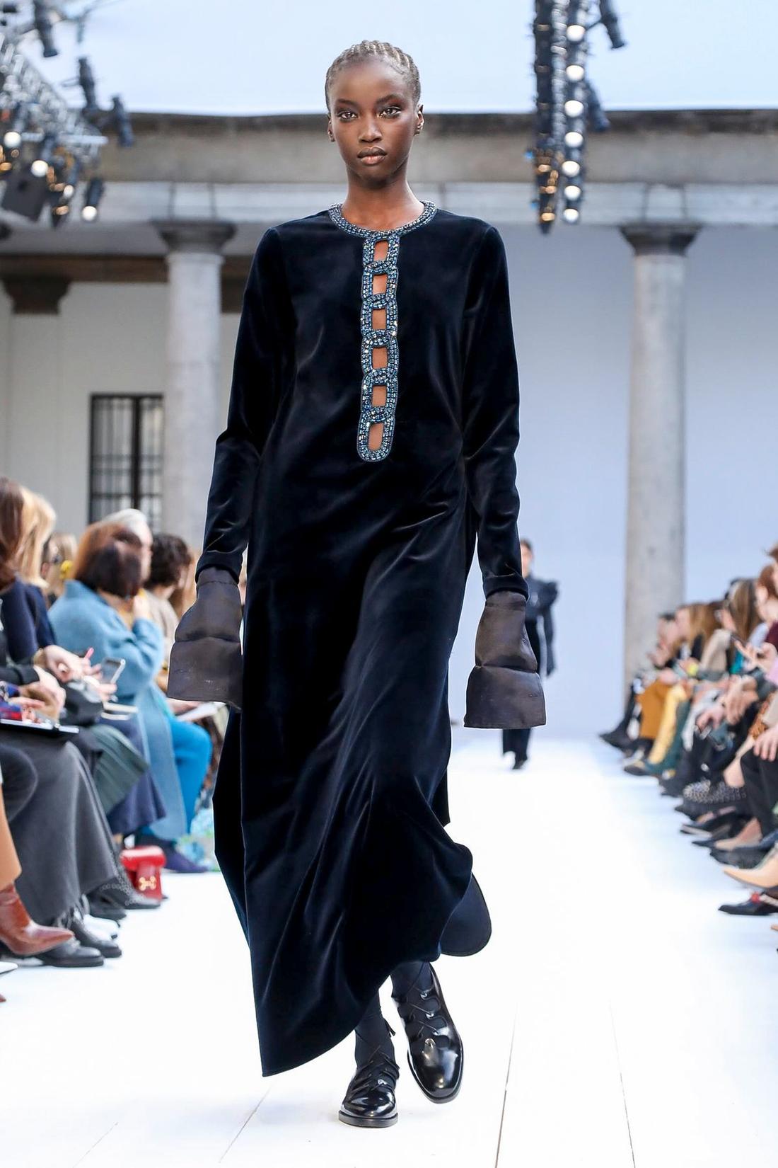 MAX MARA