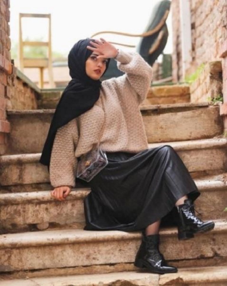 تنسيق تنورة جلد بليسيه