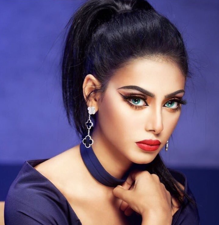 تسريحات الشعر المرفوع