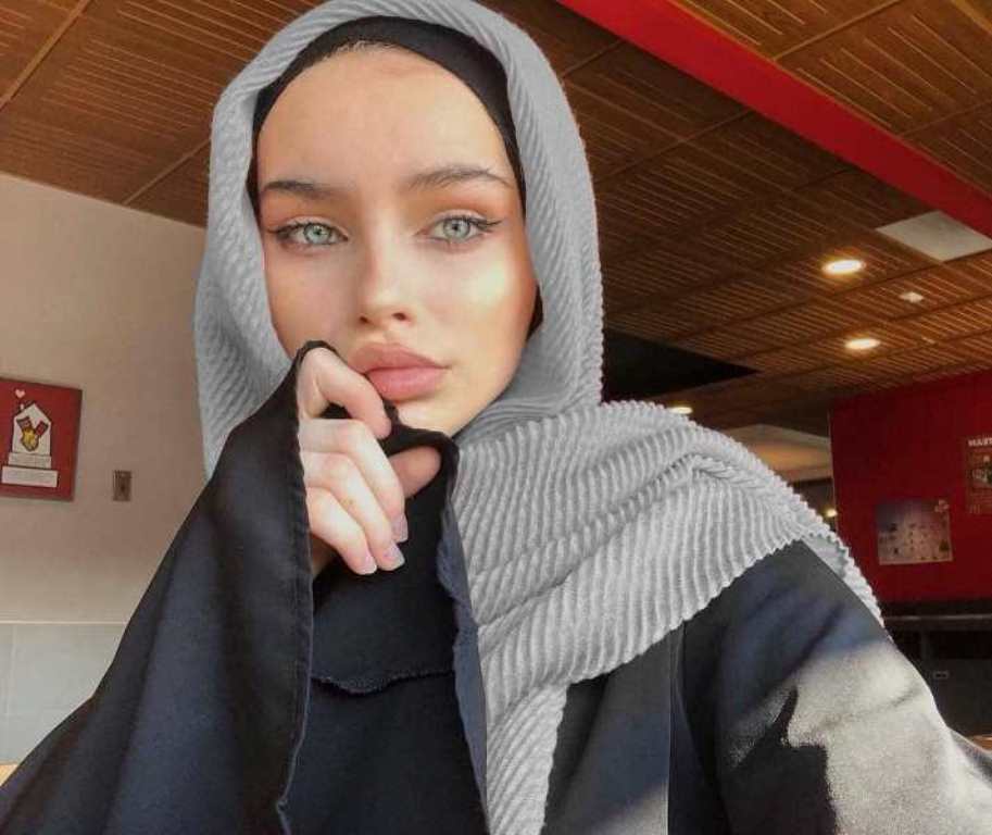 اختيار ألوان السكارف المناسبة