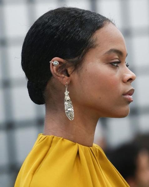 Ear Cuff مزين بوحدات لامعة