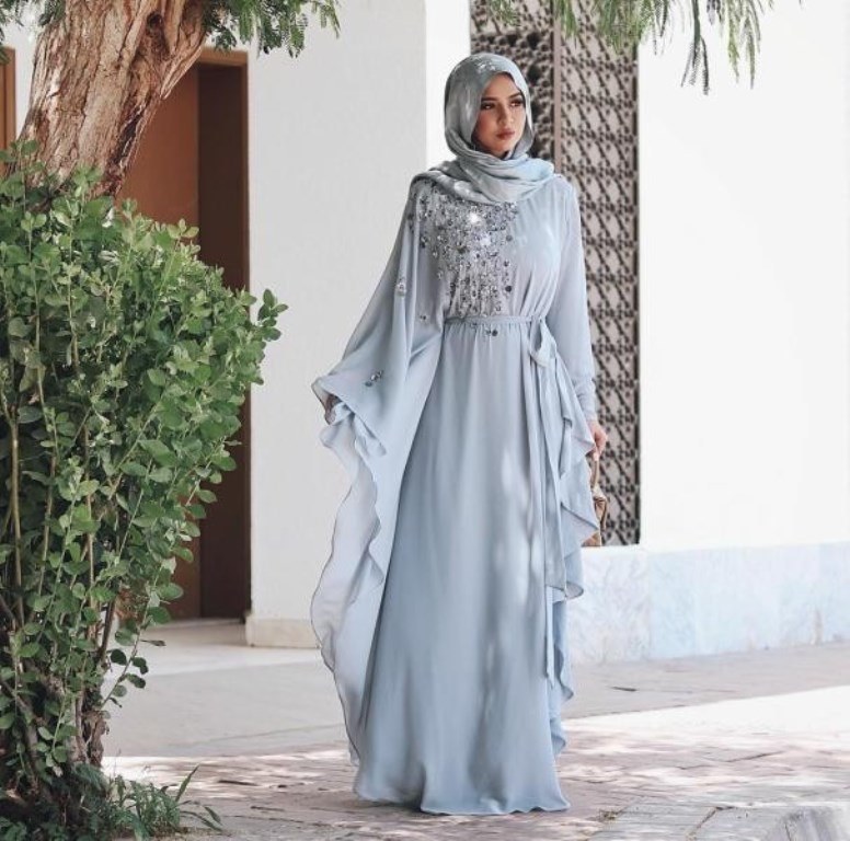 فستان سهرة مستوحى من القفطان