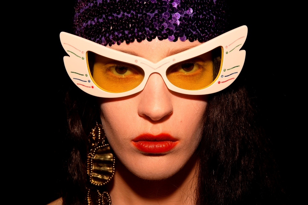 LOOK 6