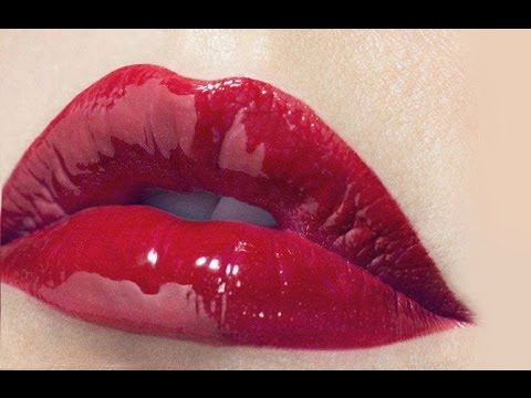 أحمر الشفاه الكرزي
