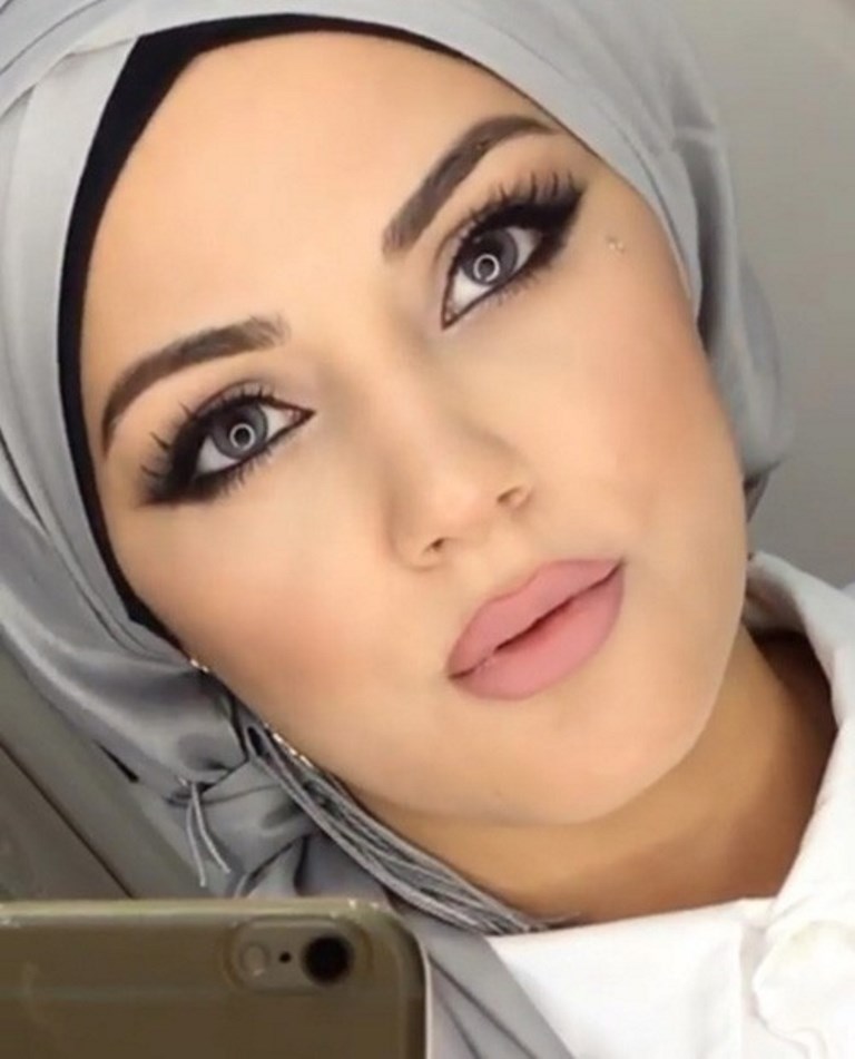 مكياج ناعم للعيون