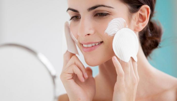 خلطات لترطيب الوجه