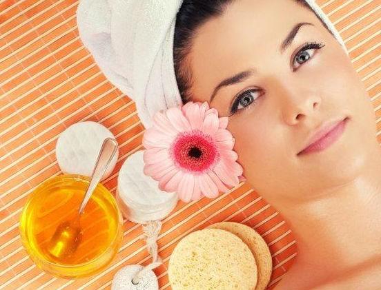 خلطات لترطيب الوجه