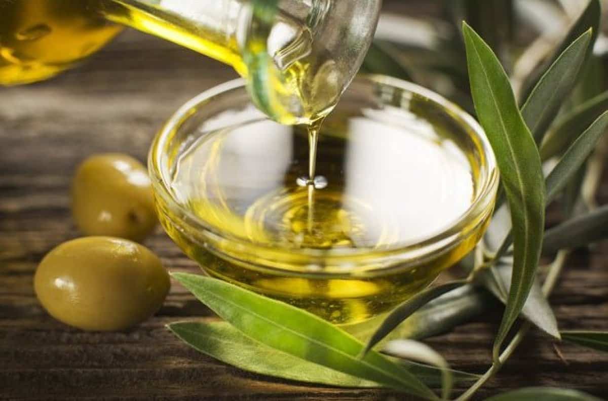 زيت النعناع وزيت الزيتون 