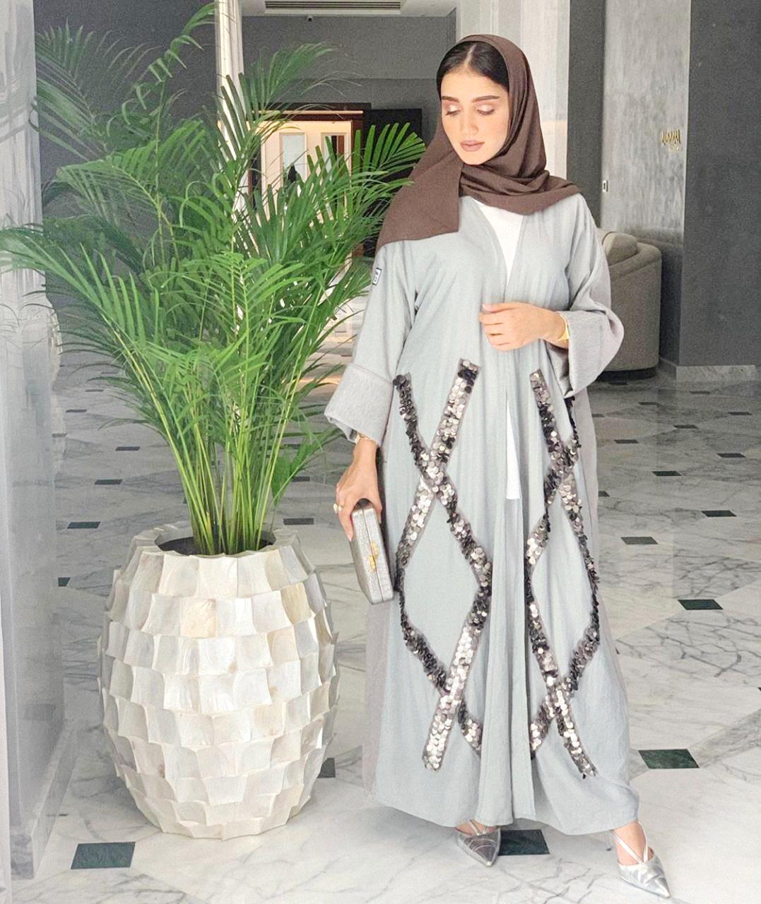 عبايات ملونة من وحي خولة المراغي