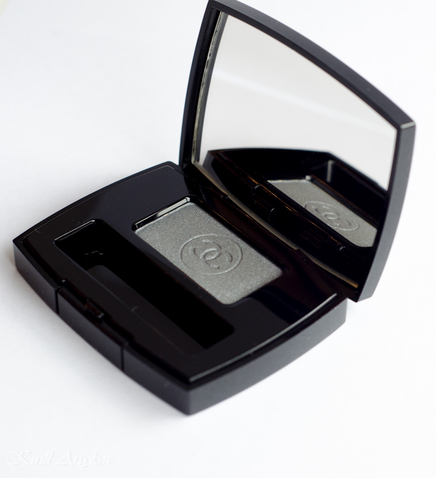  CHANEL Ombre Essentielle