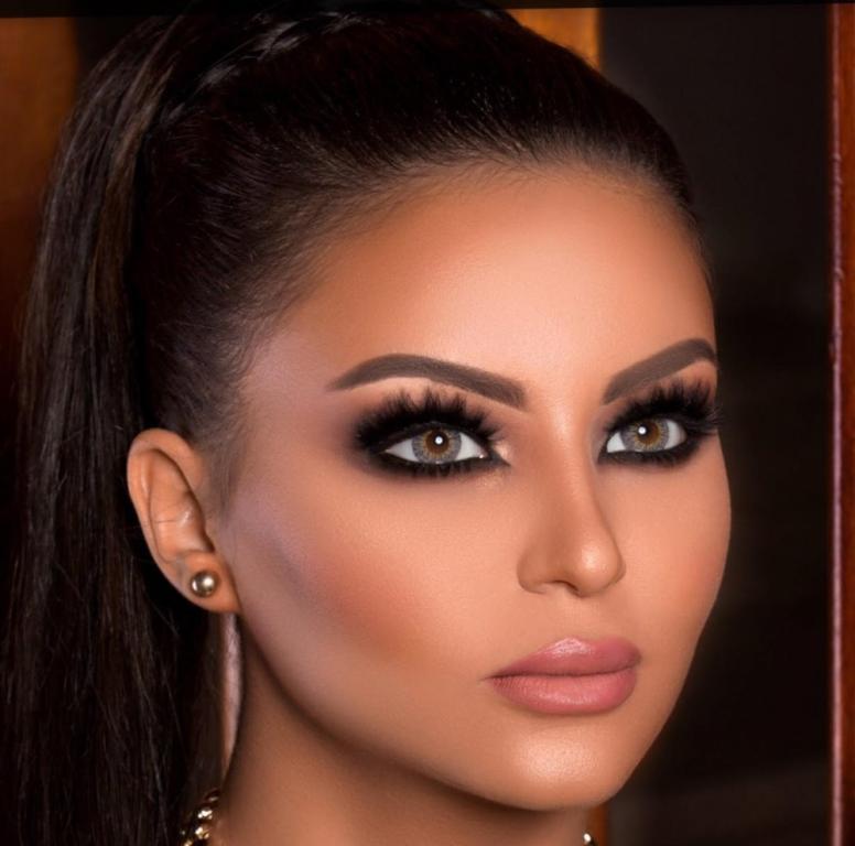 مكياج عيون خليجي
