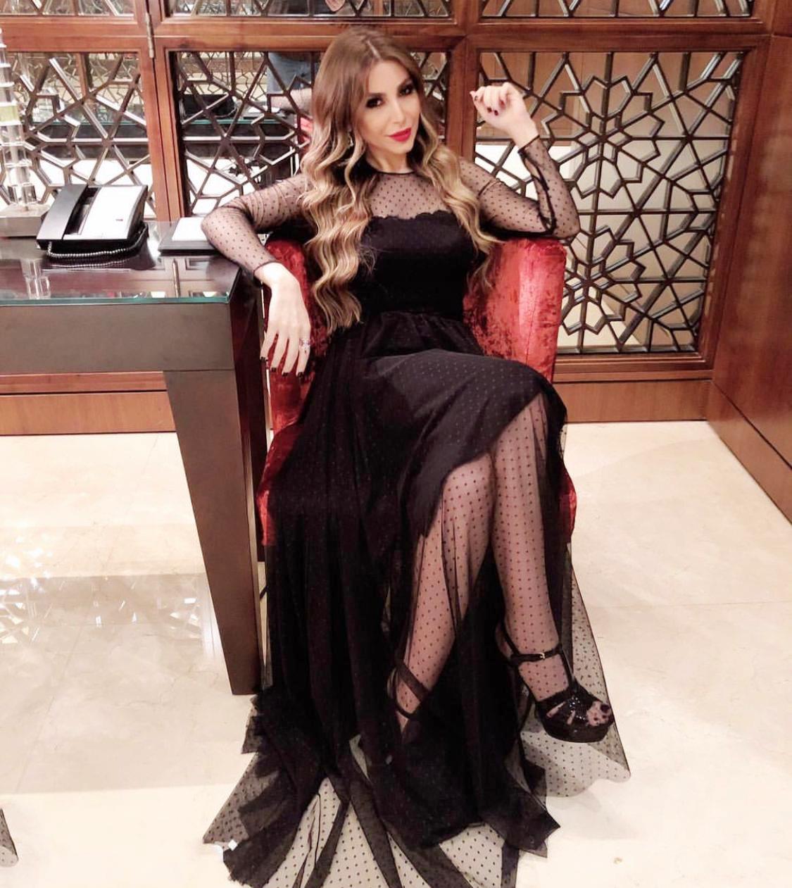 استوحي فساتين سهرتك من الفنانة يارا