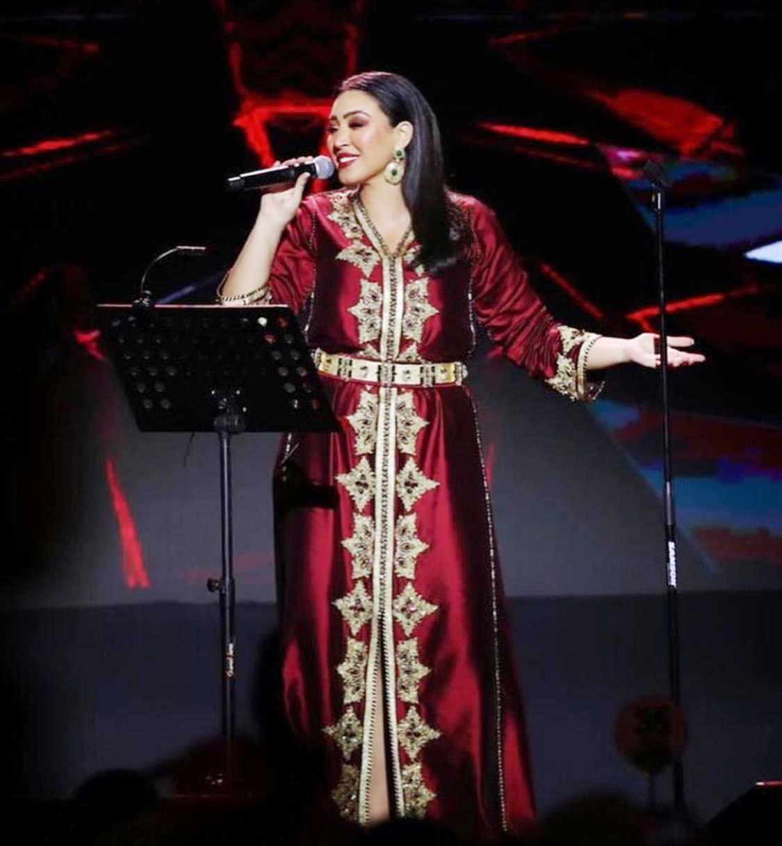 قفاطين أنيقة للفنانة أسماء المنور