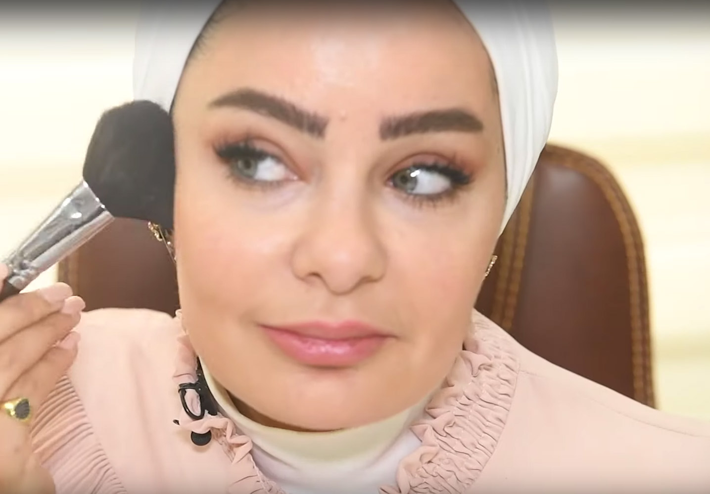مكياج ناعم للمحجبات بدقيقة واحدة