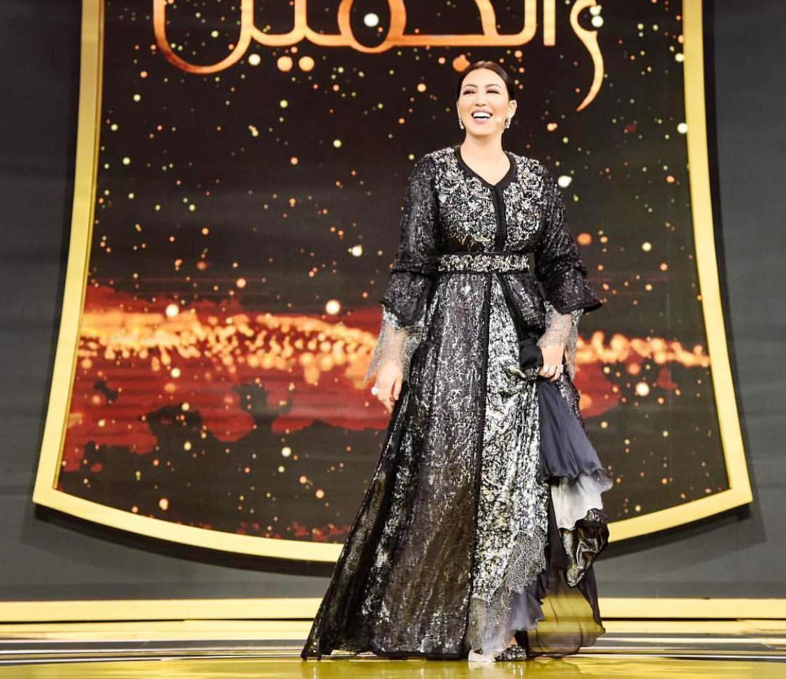 قفاطين أنيقة للفنانة أسماء المنور