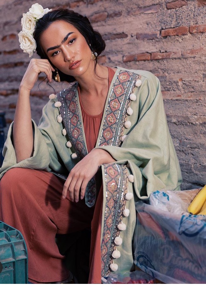 Aywa London عبايات أيوا لندن