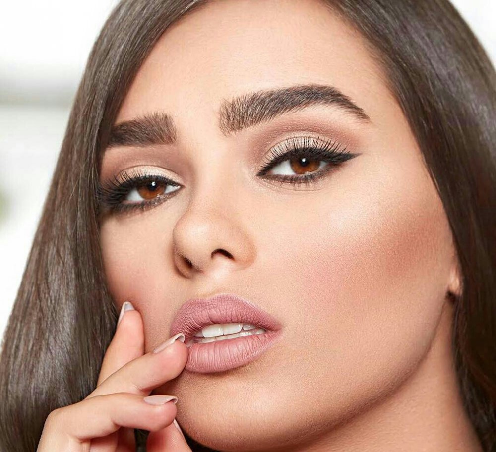 المكياج الهادئ للمرأة العذراء