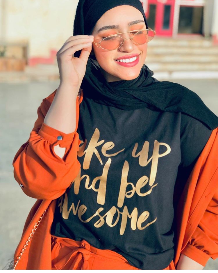 الحجاب باللون الأسود من دينا فاروق