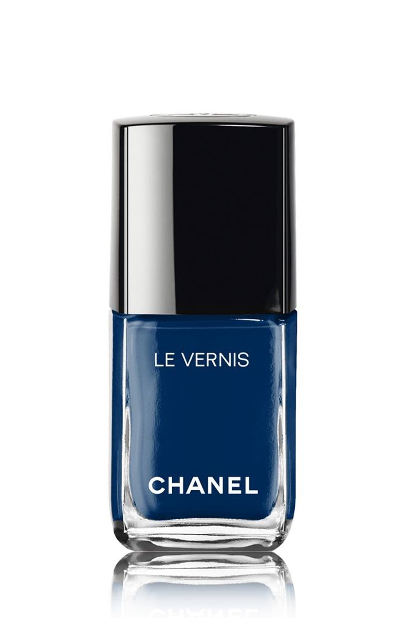 اللون الكحلي الداكن من Chanel Le Vernis in Bleu Trompeur