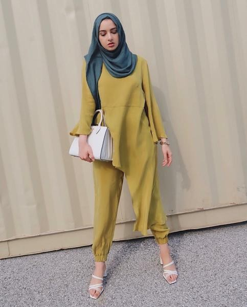 إطلالة بلون واحد