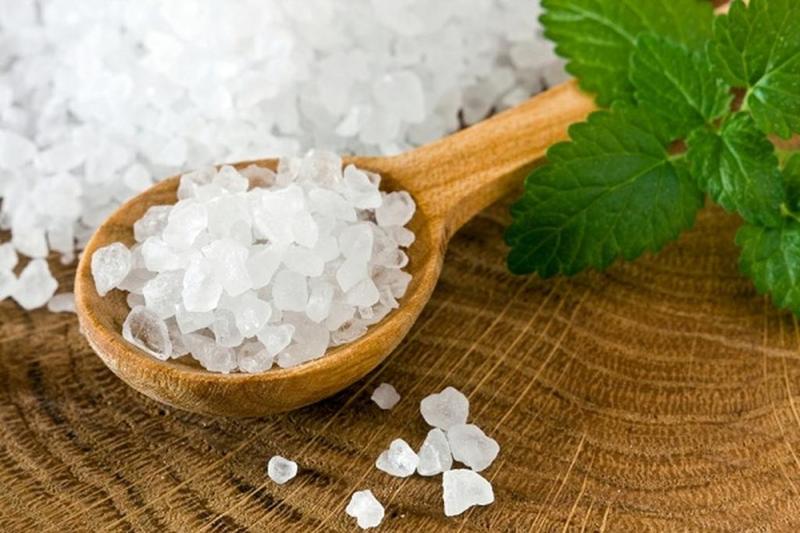 ماسك ملح البحر مع زيت جوز الهند والغليسرين