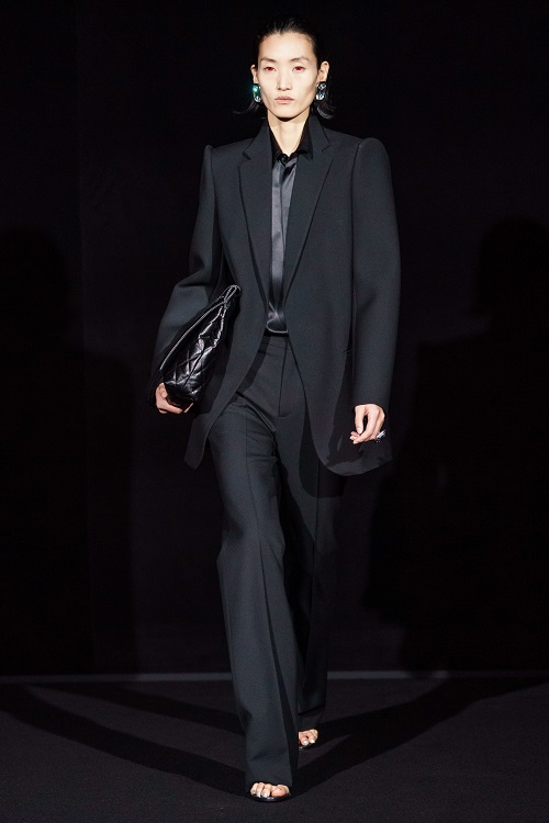 بدلة رسمية تقليدية من Balenciaga