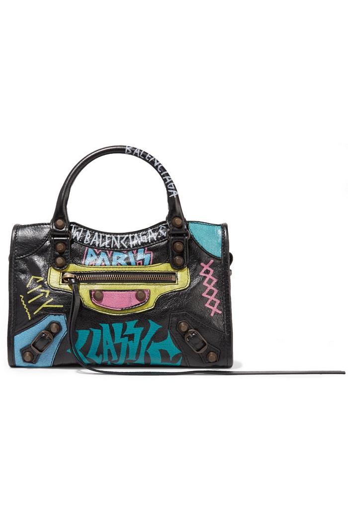 حقيبة يد ملونة بتصميم كلاسيكي من Balenciaga