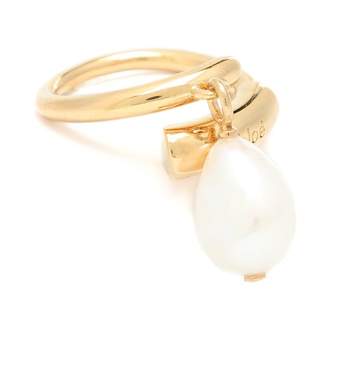 خاتم من الذهب مرصع بحبّة لؤلؤ من Chloé