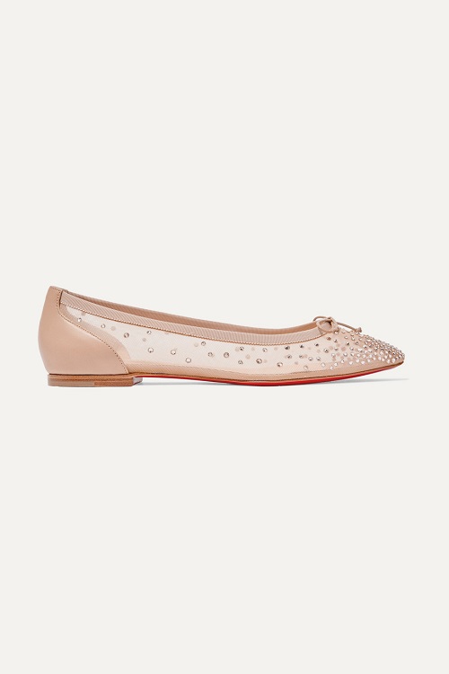 حذاء فلات بتصميم شفاف وباللون البيج من Christian Louboutin