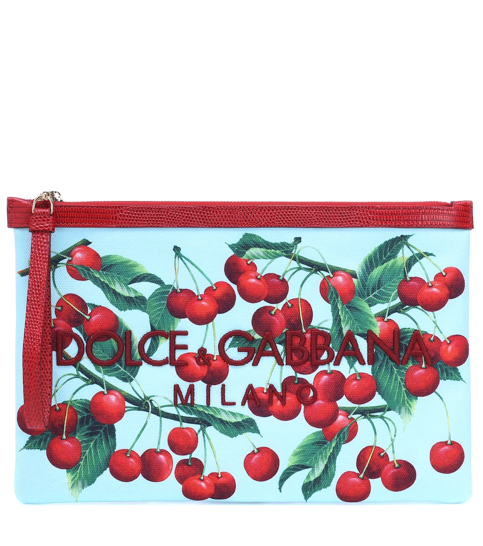 حقيبة يد كلاتش تليق بالإطلالات الكاجوال من Dolce and Gabbana