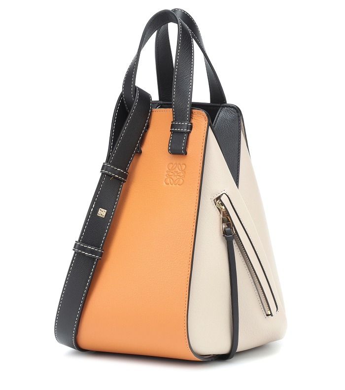 حقيبة يد ملونة بتصميم سلّة من Loewe