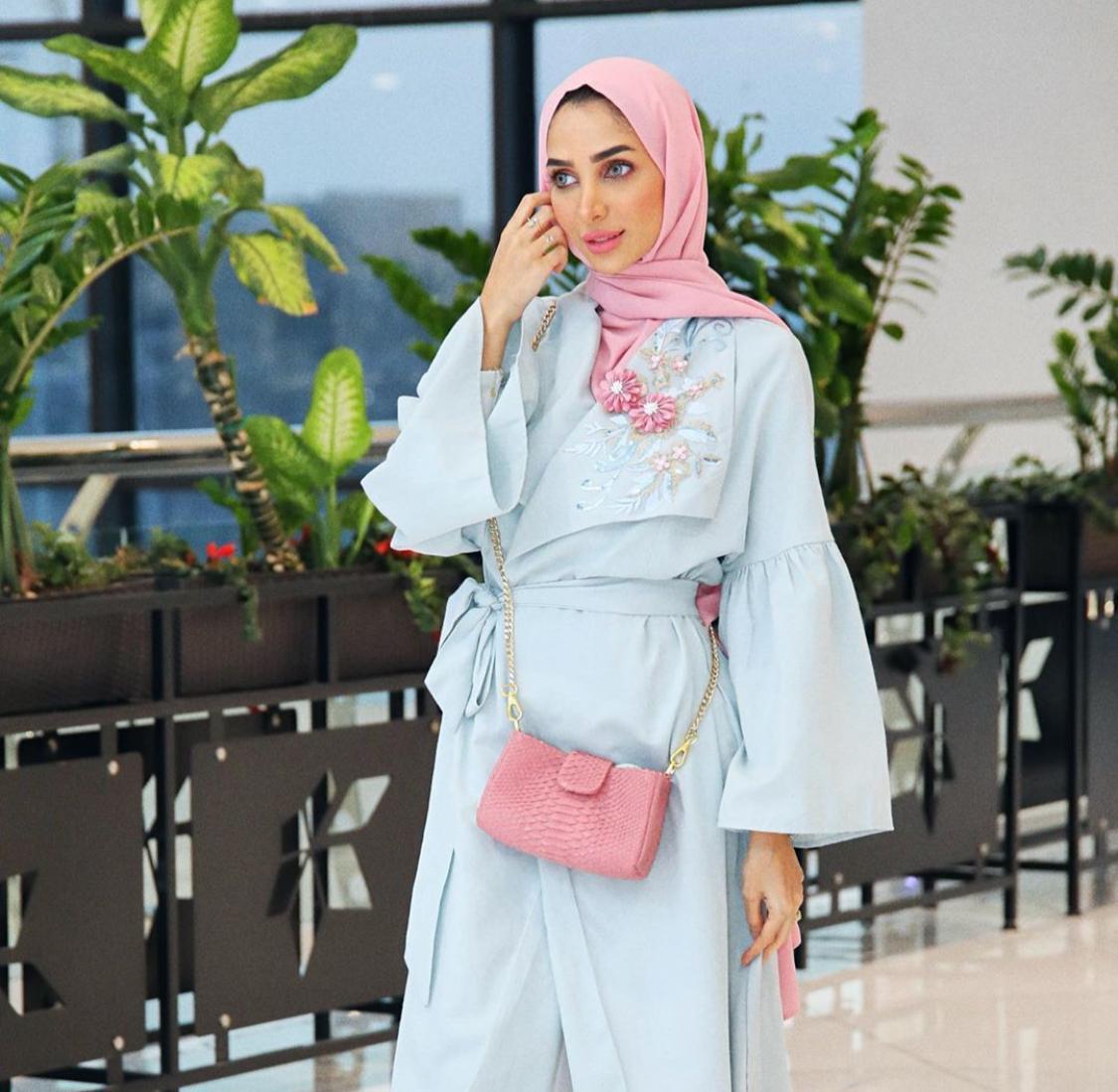 العباية السماوية من وحي بسمة آل عيسى