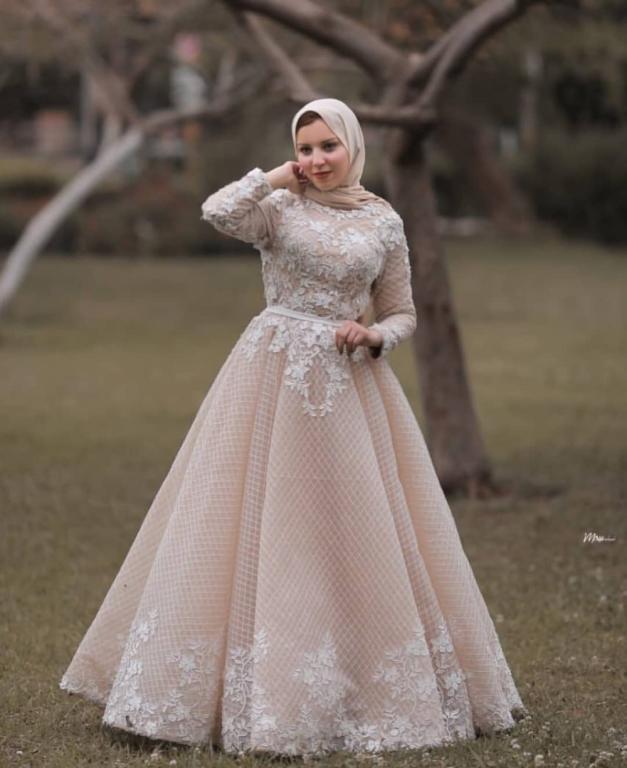 فساتين خطوية