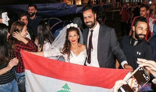عرائس في المظاهرات
