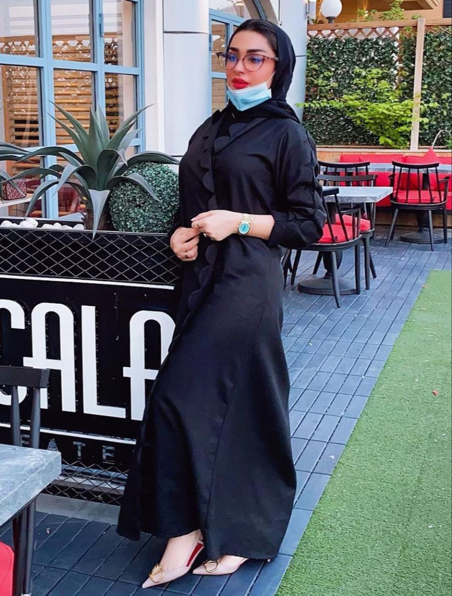 خيارات العبايات السوداء