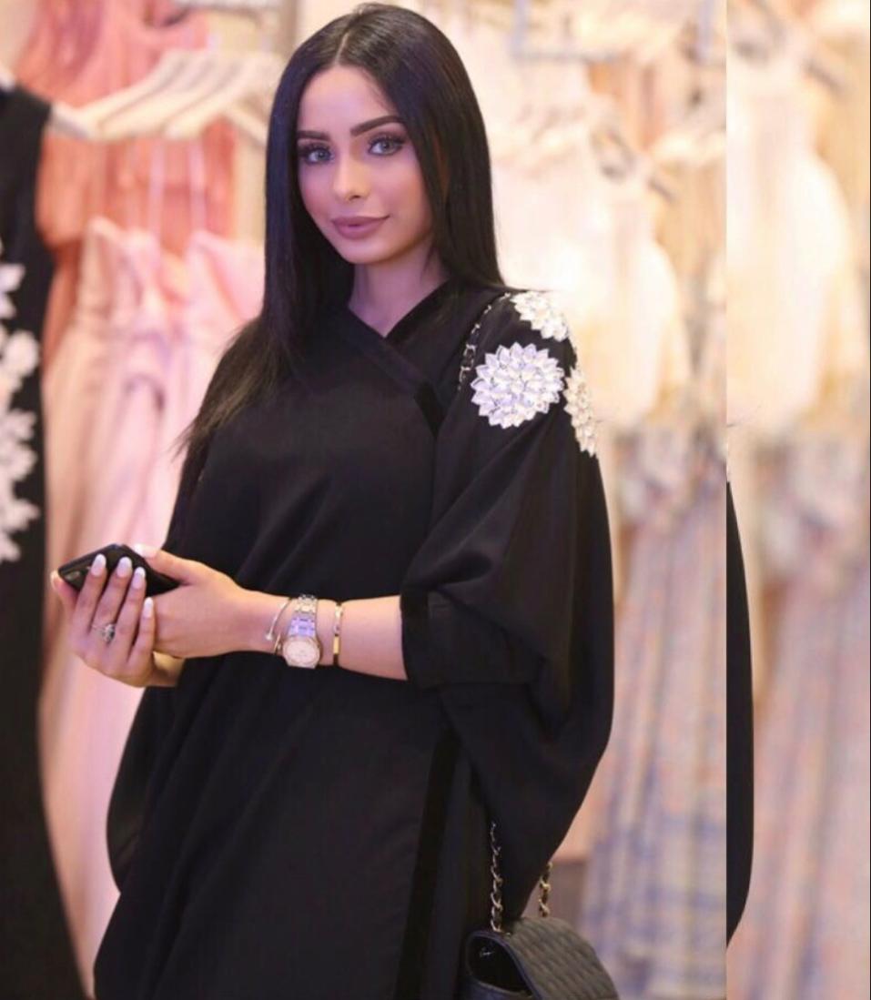 عبايات مطرزة للمناسبات
