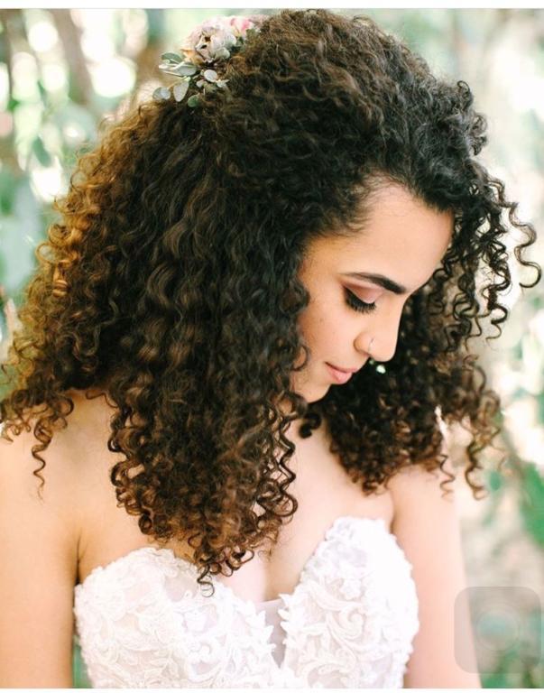 اكسسوارات مميزة لتسريحة عصرية